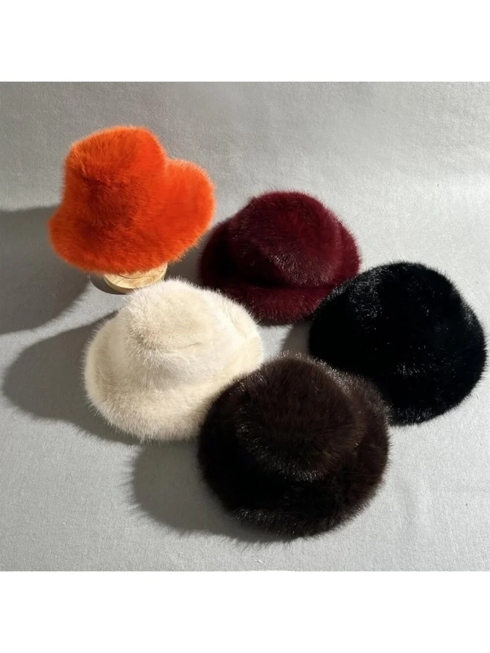 Cozy Oversized Faux Fur Bucket Hat for Women – Soft & Fluffy Winter Accessory